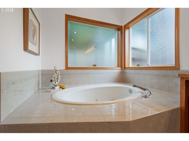 1909 Ne 156TH Ave, Portland, OR 97230