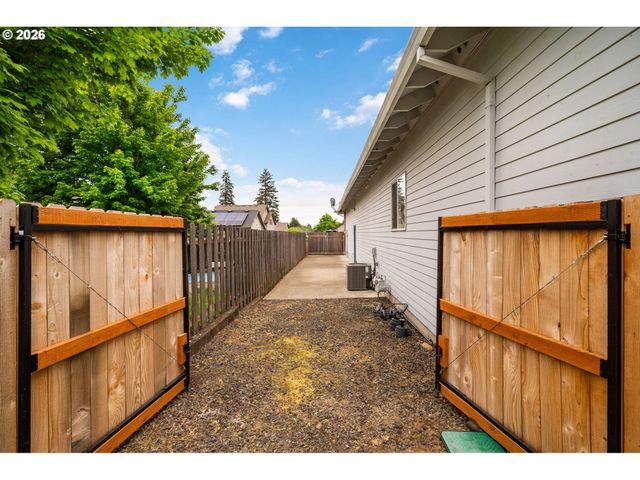 1909 Ne 156TH Ave, Portland, OR 97230