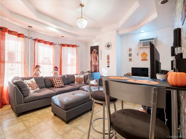 1392 Commonwealth Avenue, Bronx, NY 10472