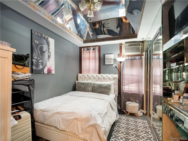 1392 Commonwealth Avenue, Bronx, NY 10472