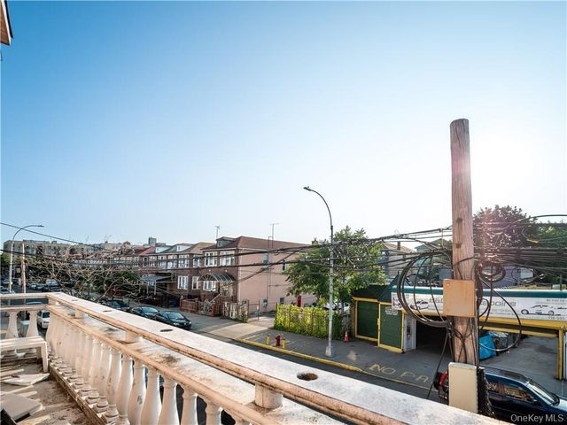 1392 Commonwealth Avenue, Bronx, NY 10472