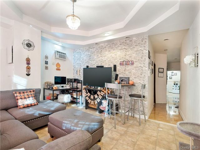 1392 Commonwealth Avenue, Bronx, NY 10472