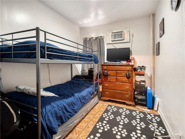 1392 Commonwealth Avenue, Bronx, NY 10472
