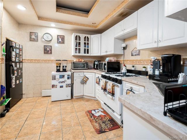 1392 Commonwealth Avenue, Bronx, NY 10472