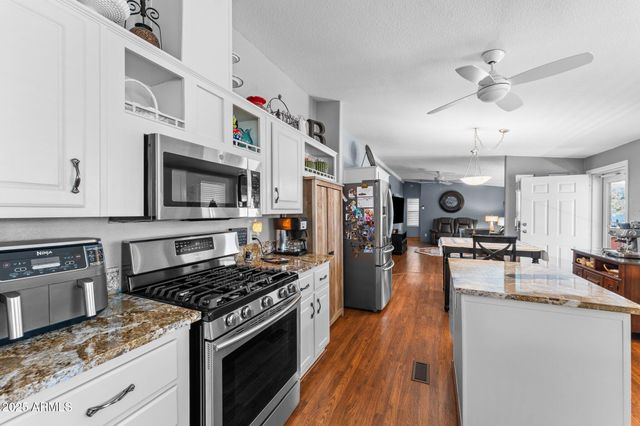 39899 WYOMING Way, Salome, AZ 85348