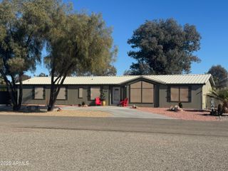 39899 WYOMING Way, Salome, AZ 85348