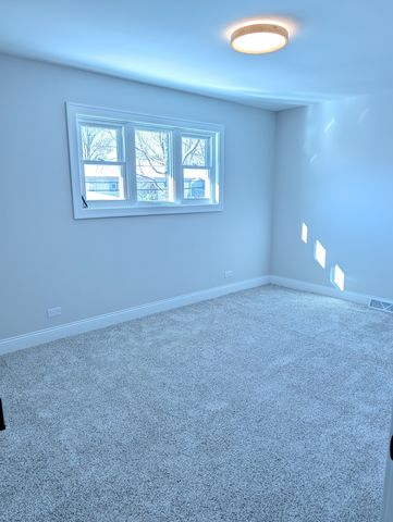 564 Adele Street, Elmhurst, IL 60126