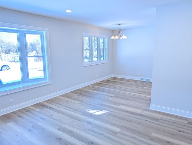 564 Adele Street, Elmhurst, IL 60126