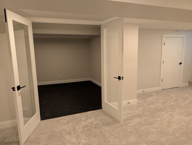 564 Adele Street, Elmhurst, IL 60126