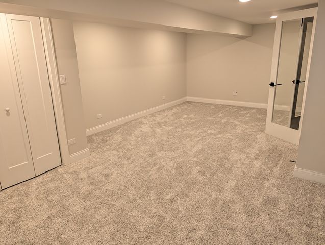 564 Adele Street, Elmhurst, IL 60126