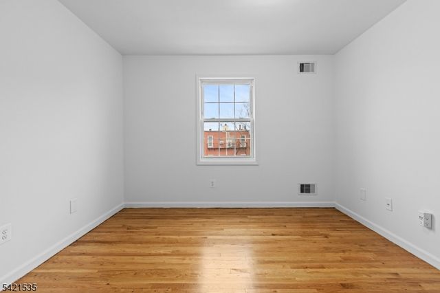 401 Bergenline Ave, Union City, NJ 07087