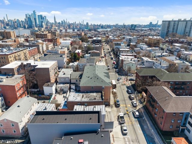 401 Bergenline Ave, Union City, NJ 07087