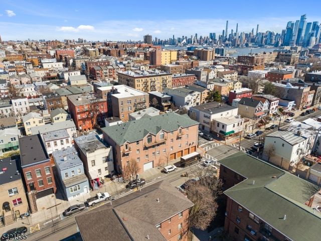 401 Bergenline Ave, Union City, NJ 07087