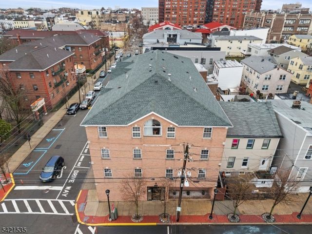 401 Bergenline Ave, Union City, NJ 07087