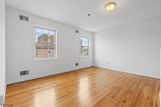 401 Bergenline Ave, Union City, NJ 07087