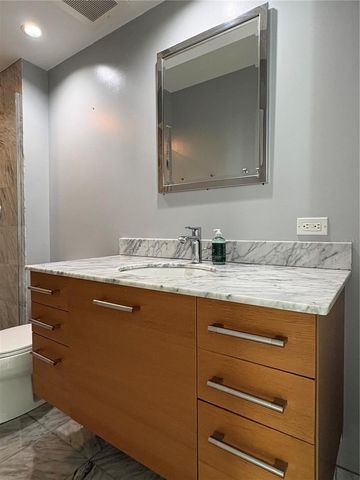 1350 MAIN STREET 302, Sarasota, FL 34236