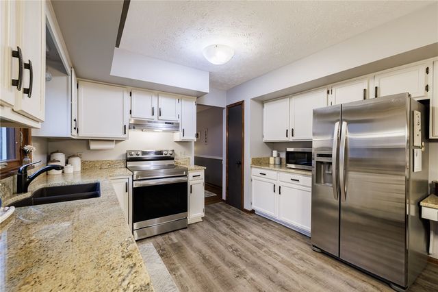 24 Brookshire Lane, Penfield, NY 14526