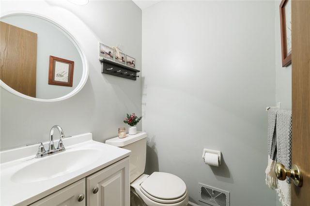 24 Brookshire Lane, Penfield, NY 14526