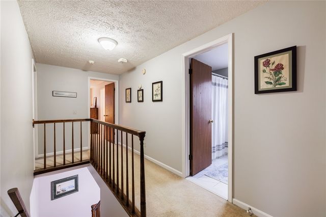 24 Brookshire Lane, Penfield, NY 14526