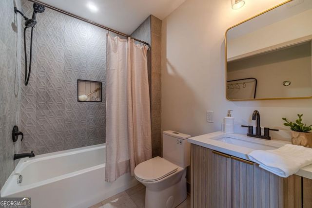 1883 Cambridge Avenue, College Park, GA 30337