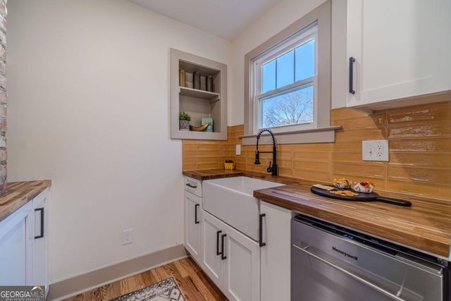 1883 Cambridge Avenue, College Park, GA 30337