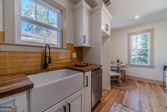 1883 Cambridge Avenue, College Park, GA 30337