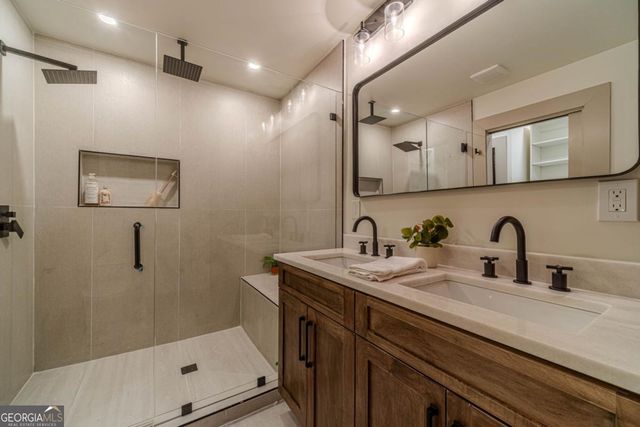 1883 Cambridge Avenue, College Park, GA 30337