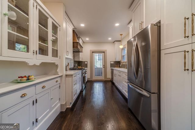 1883 Cambridge Avenue, College Park, GA 30337