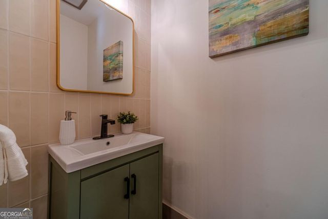 1883 Cambridge Avenue, College Park, GA 30337