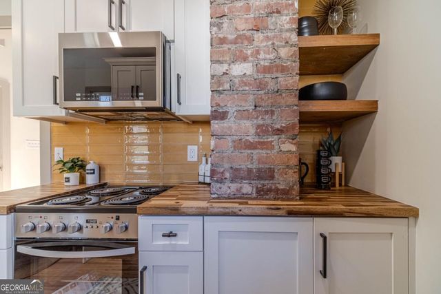 1883 Cambridge Avenue, College Park, GA 30337