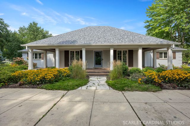 38W064 Tanglewood Drive, Batavia, IL 60510