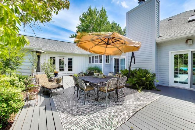 38W064 Tanglewood Drive, Batavia, IL 60510