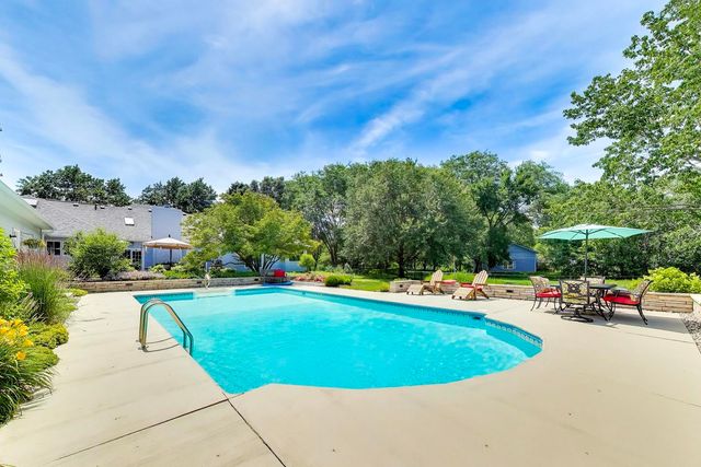 38W064 Tanglewood Drive, Batavia, IL 60510