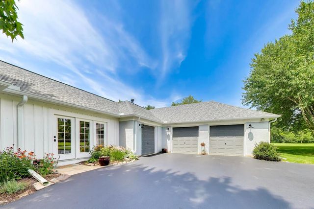 38W064 Tanglewood Drive, Batavia, IL 60510