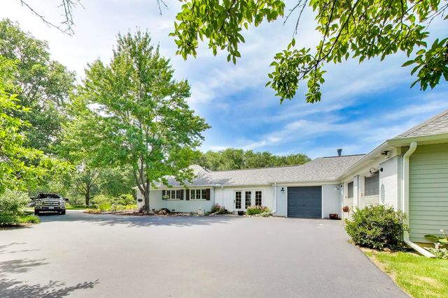 38W064 Tanglewood Drive, Batavia, IL 60510