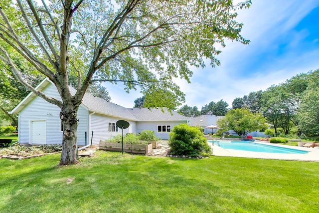 38W064 Tanglewood Drive, Batavia, IL 60510