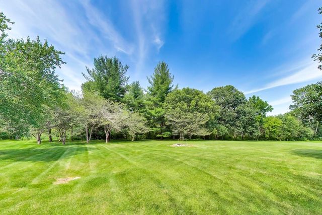 38W064 Tanglewood Drive, Batavia, IL 60510