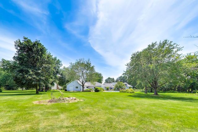 38W064 Tanglewood Drive, Batavia, IL 60510