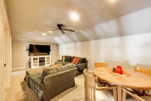 38W064 Tanglewood Drive, Batavia, IL 60510