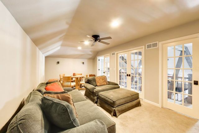 38W064 Tanglewood Drive, Batavia, IL 60510