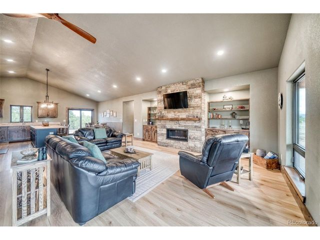 946 Hitching Post Rd, Cotopaxi, CO 81223