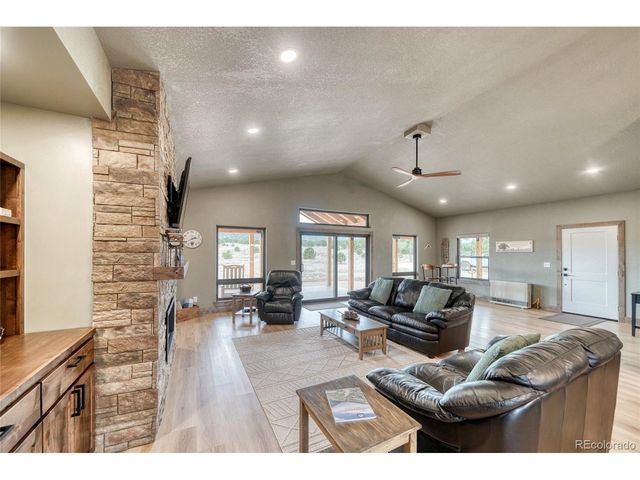 946 Hitching Post Rd, Cotopaxi, CO 81223