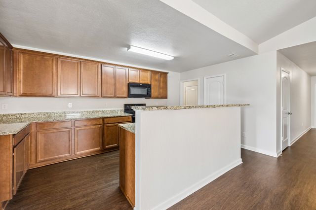 2702 Swarm Ct, Columbia, TN 38401