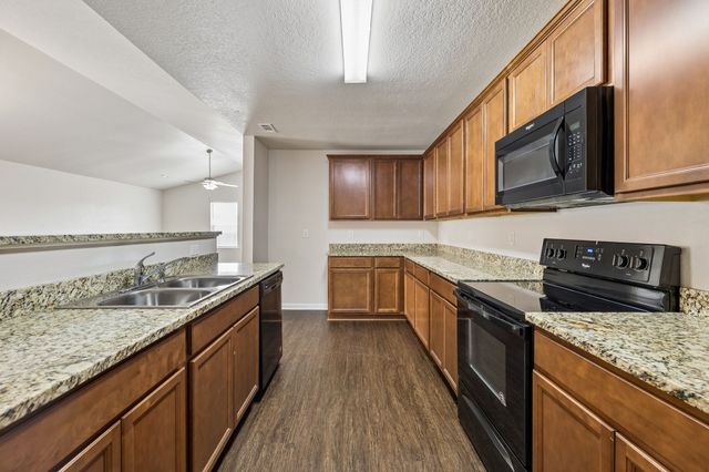 2702 Swarm Ct, Columbia, TN 38401