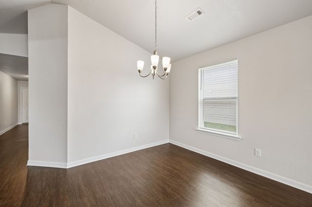 2702 Swarm Ct, Columbia, TN 38401