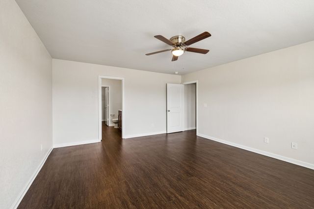 2702 Swarm Ct, Columbia, TN 38401