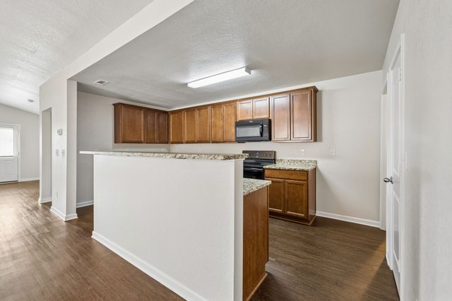 2702 Swarm Ct, Columbia, TN 38401