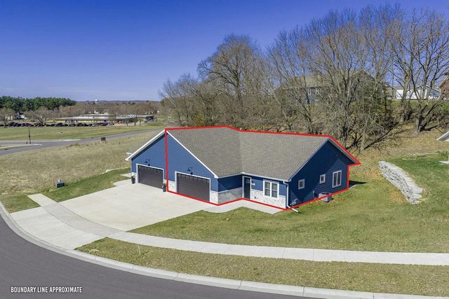 1007 Rusalka Circle, Reedsburg, WI 53959