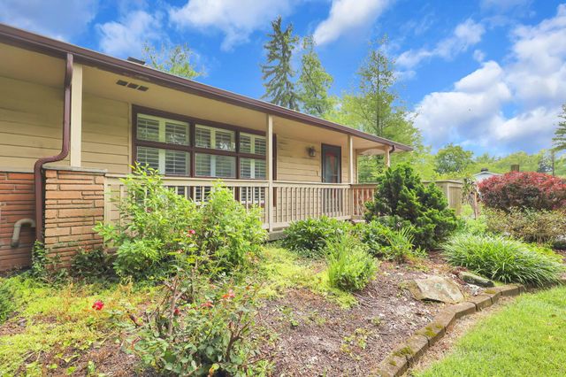 6540 Winston Court W, Columbus, OH 43235