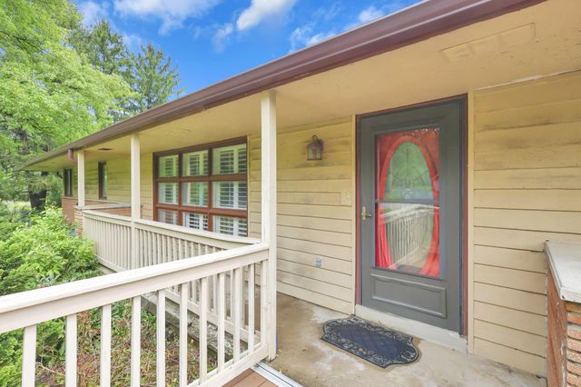 6540 Winston Court W, Columbus, OH 43235
